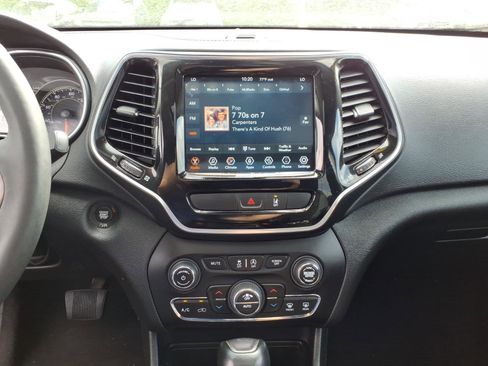 Used 2022 Jeep Cherokee Limited AWD/4WD image 10
