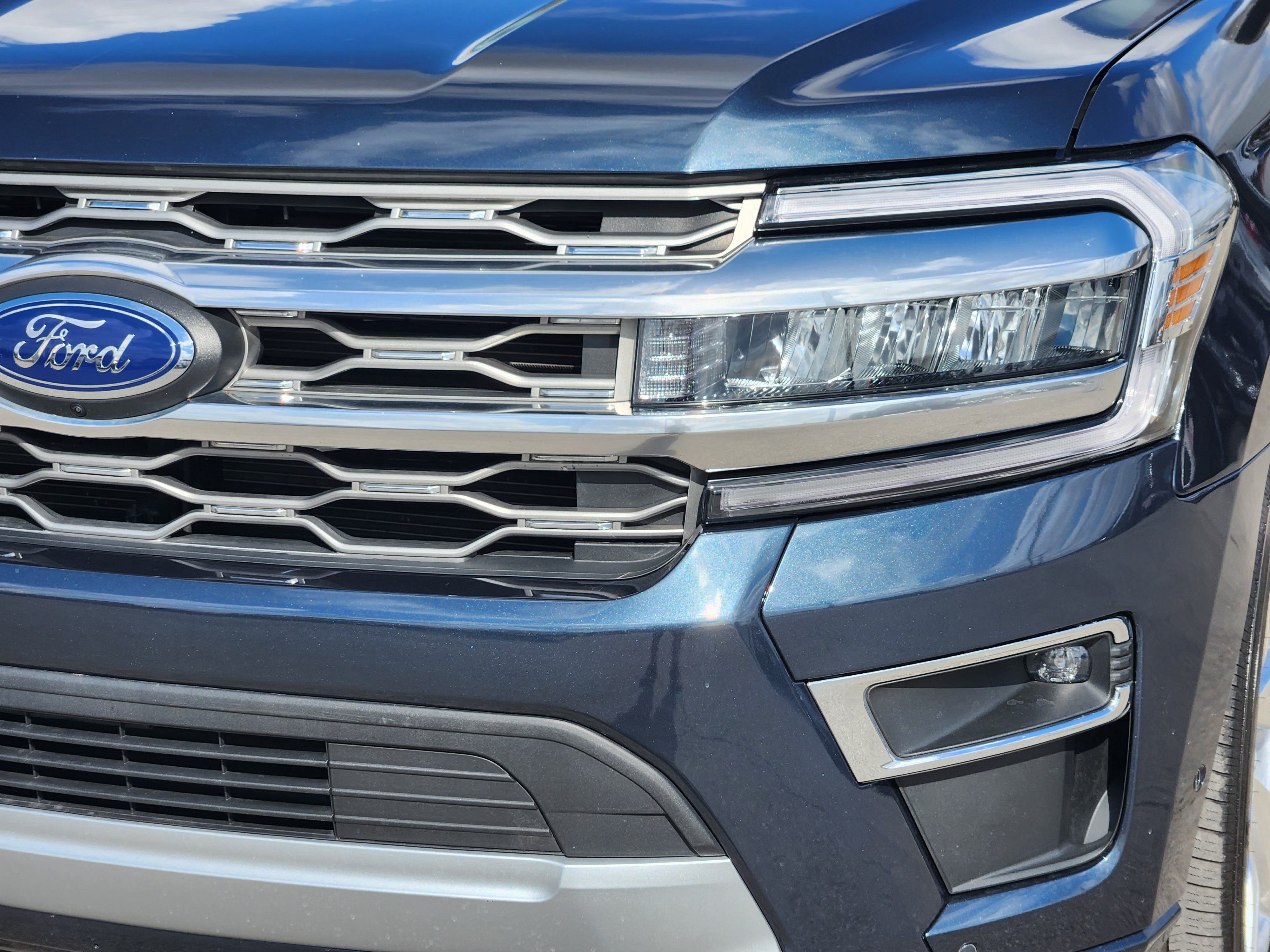 Used 2024 Ford Expedition Max Platinum AWD/4WD image 8