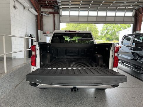 Used 2025 Chevrolet Silverado 1500 LT RWD image 8