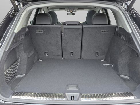 New 2025 Audi Q5 Prestige image 16