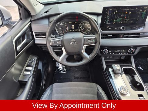 Used 2025 Mitsubishi Outlander SE AWD/4WD image 26