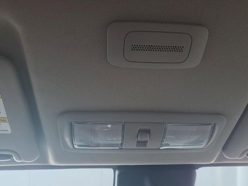 Used 2024 Nissan Frontier SV image 20