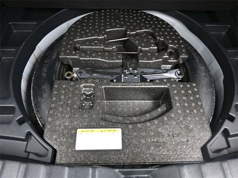 Used 2023 Toyota Corolla Cross LE image 16