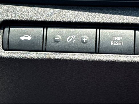 Used 2024 Nissan Altima 2.5 SV FWD image 11
