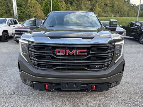 Used 2024 GMC Sierra 1500 AT4 w/ Technology Package AWD/4WD image 3