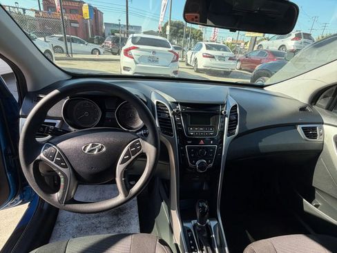 Used 2017 Hyundai Elantra GT image 23