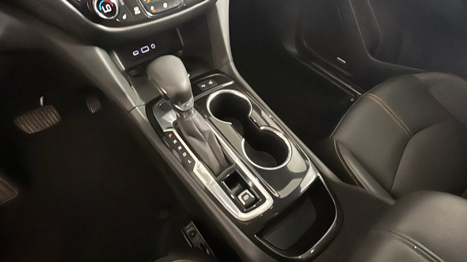 Used 2022 Chevrolet Equinox Premier AWD/4WD image 26