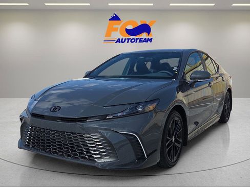 New 2026 Toyota Camry SE image 1