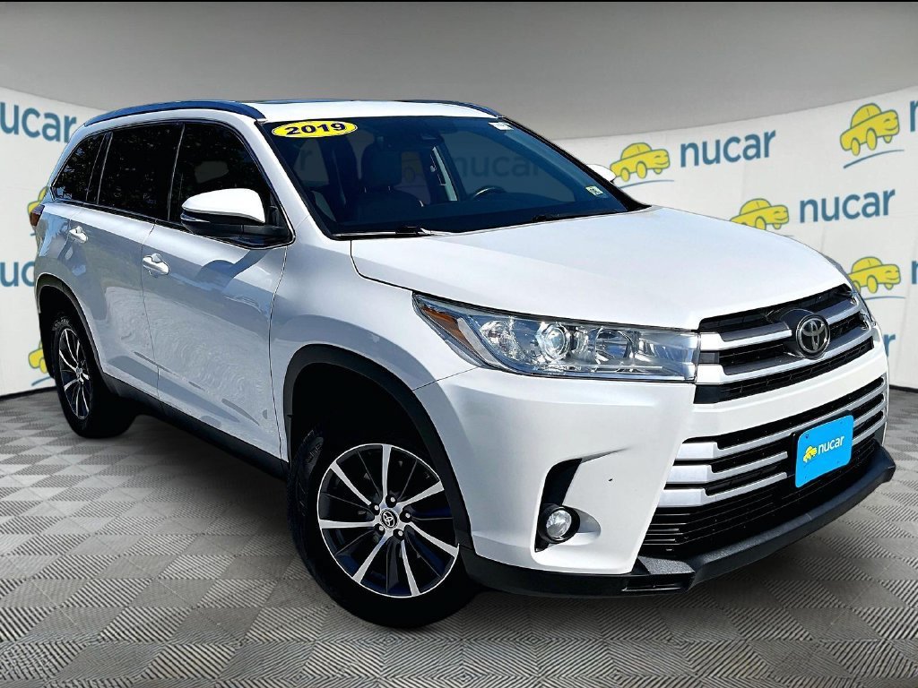 Used 2019 Toyota Highlander XLE AWD/4WD image 1
