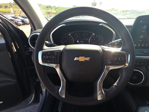 Used 2023 Chevrolet Blazer LT w/ Sound & Technology Package FWD image 17