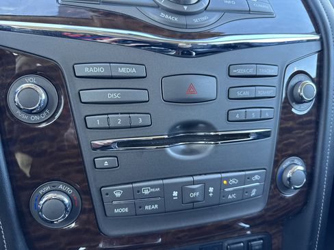 Used 2020 Nissan Armada SL w/ Premium Package image 28