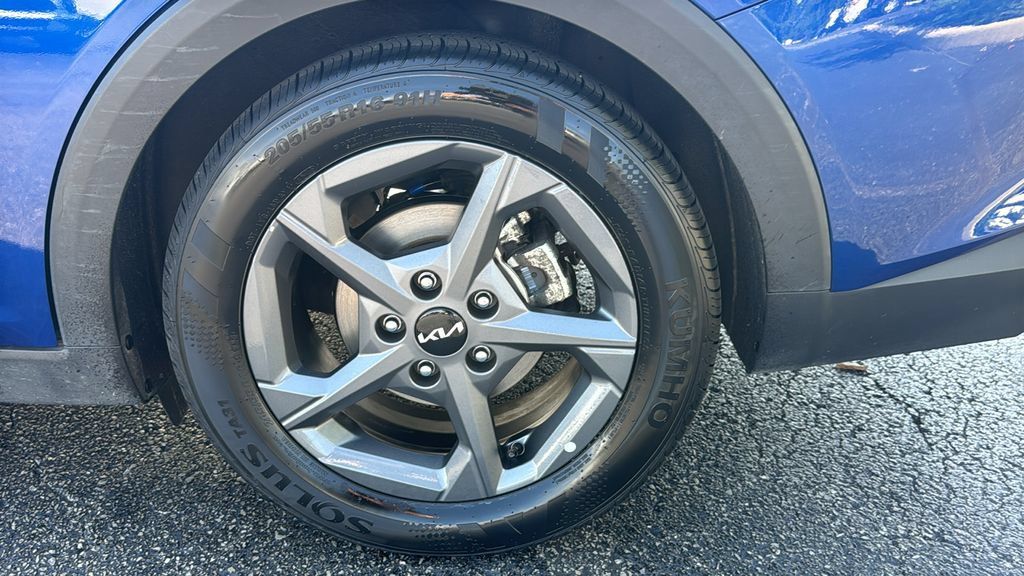 Used 2025 Kia K4 FWD image 10