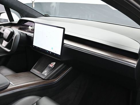 Used 2023 Tesla Model X image 40