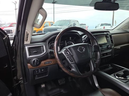 Used 2018 Nissan Titan Platinum Reserve w/ Platinum Utility Package image 8