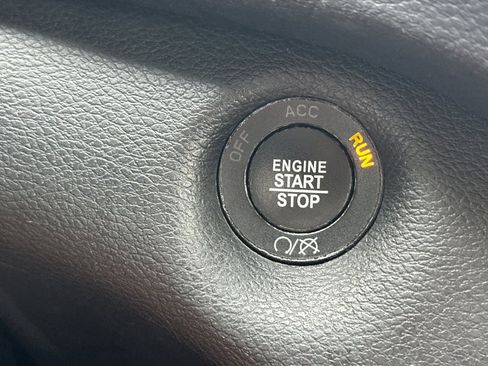 Used 2020 Jeep Cherokee Latitude Plus image 23