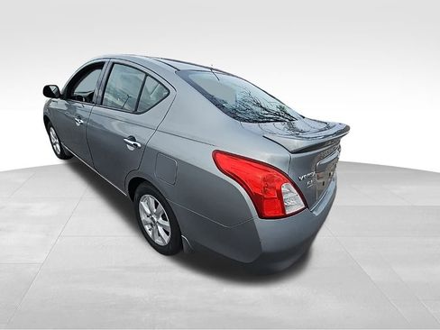 Used 2014 Nissan Versa SV w/ Convenience Package image 12