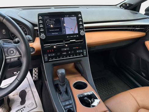 Used 2022 Toyota Avalon Touring w/ Advanced Safety Package FWD image 21