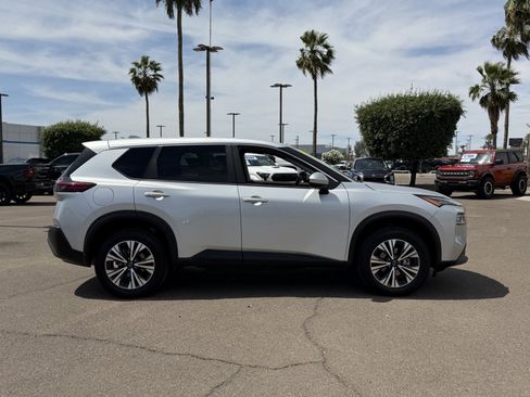 Used 2023 Nissan Rogue SV image 6
