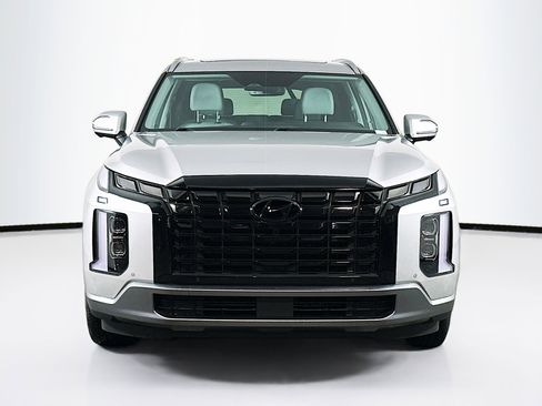 Used 2024 Hyundai Palisade SEL w/ Premium Package image 2
