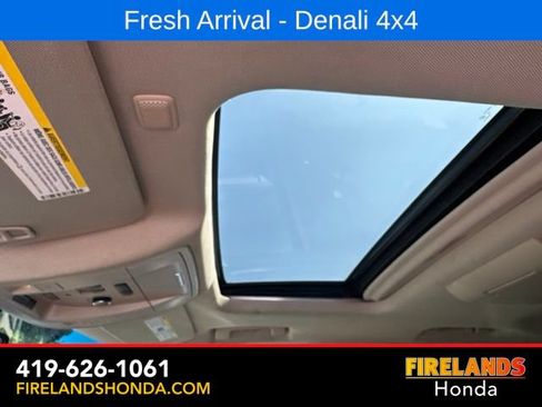 Used 2015 GMC Yukon Denali w/ Open Road Package AWD/4WD image 32