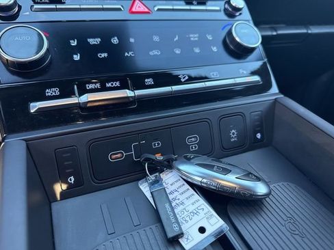 Used 2025 Hyundai Santa Fe Calligraphy image 32