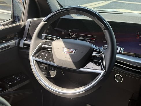 Used 2025 Cadillac Escalade Premium Luxury w/ Touring Package image 22