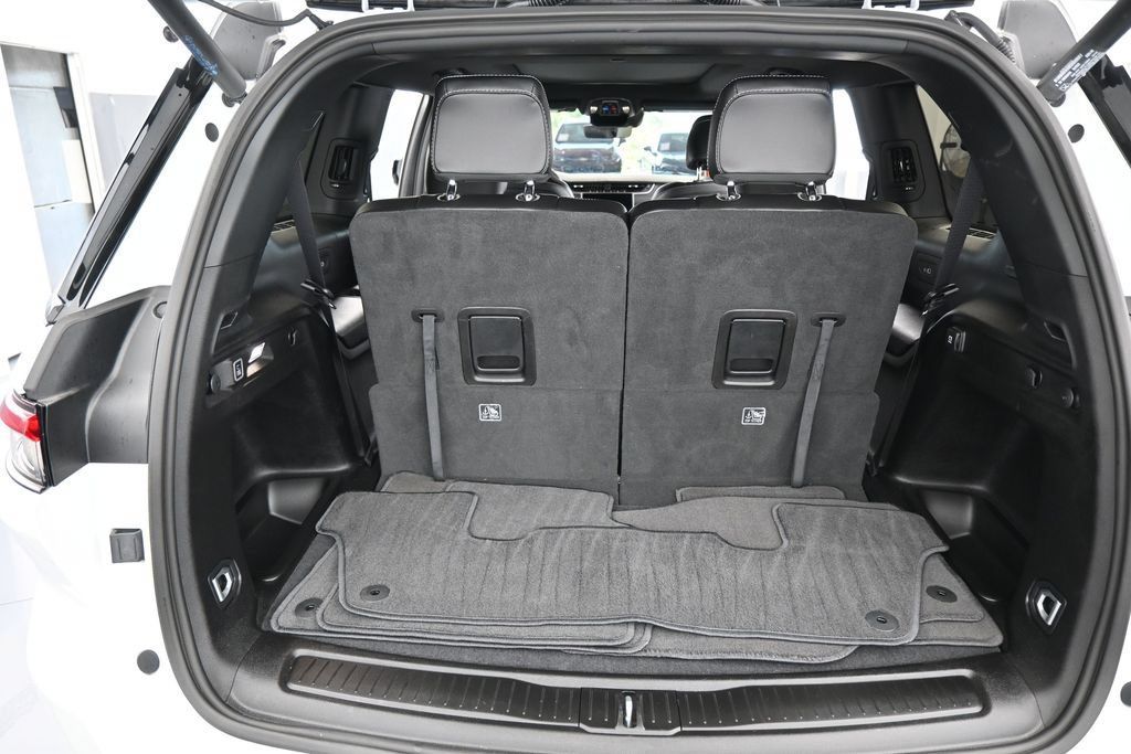 Used 2025 Jeep Grand Cherokee L Limited w/ Black Appearance Package AWD/4WD image 49