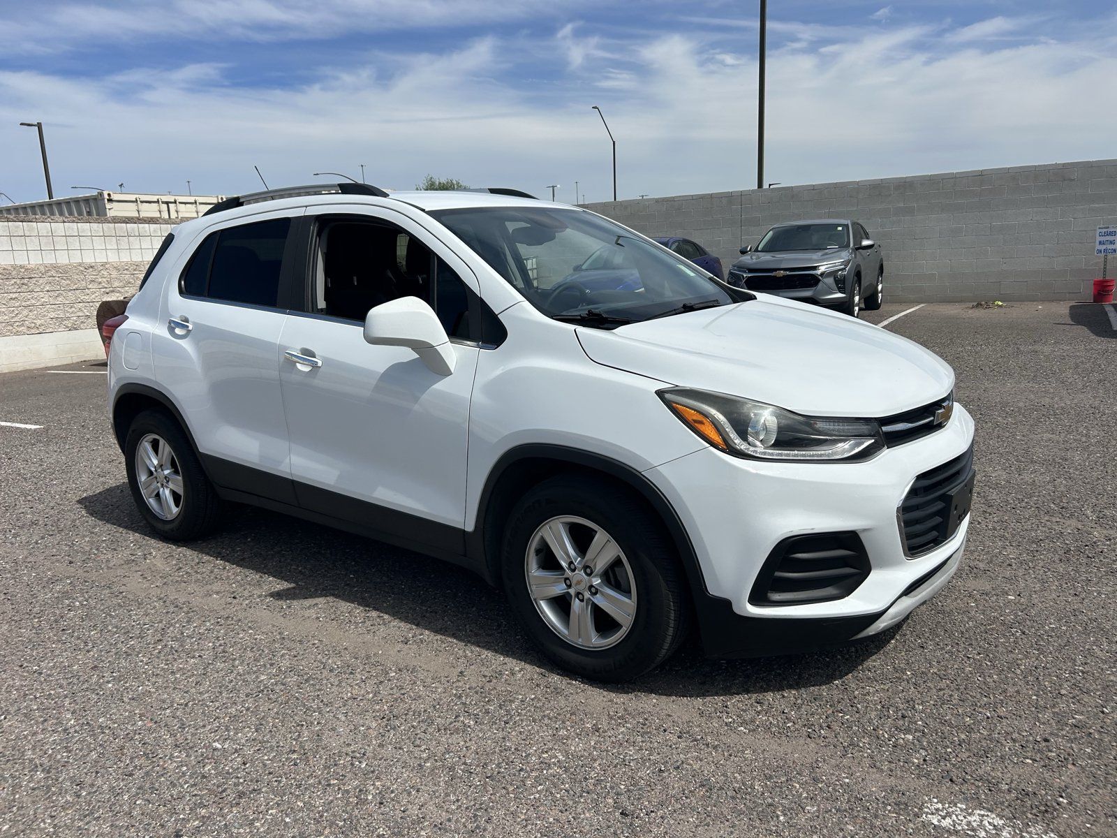 Used 2018 Chevrolet Trax LT w/ LT Convenience Package FWD image 7