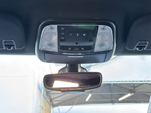 Used 2020 Jeep Grand Cherokee Altitude image 24