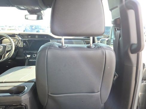 Used 2025 GMC Sierra 2500 AT4 image 27