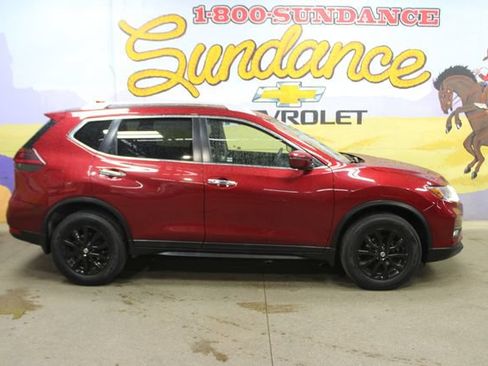 Used 2019 Nissan Rogue SV AWD/4WD image 1