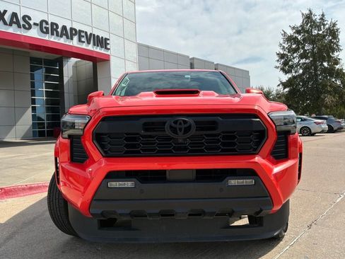 Used 2024 Toyota Tacoma TRD Sport w/ TRD Sport Premium Package RWD image 3