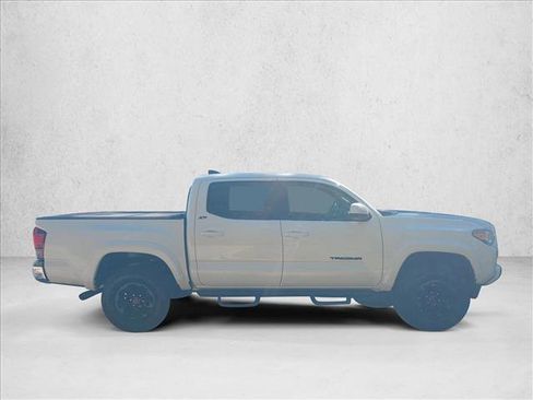 Used 2020 Toyota Tacoma SR5 image 4