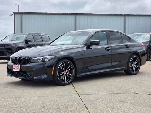 Used 2023 BMW 330i xDrive Sedan w/ M Sport Package AWD/4WD image 3