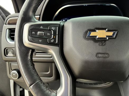 Used 2023 Chevrolet Suburban LT w/ Luxury Package image 28
