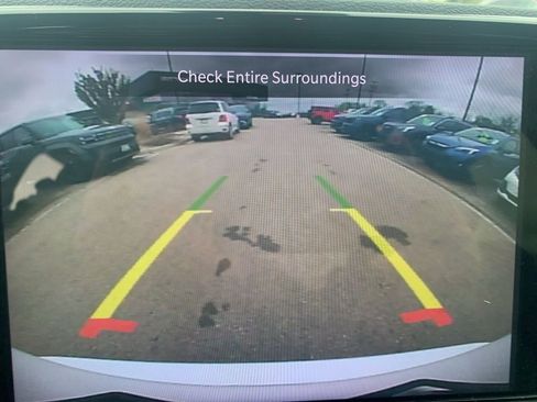 Used 2024 Chrysler Pacifica Touring-L FWD image 23