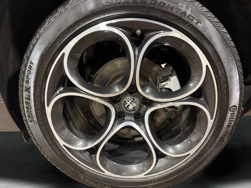 Used 2022 Alfa Romeo Stelvio Ti image 35