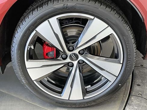 New 2025 Audi SQ5 Prestige AWD/4WD image 12