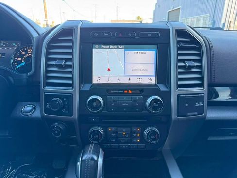 Used 2017 Ford F150 Platinum w/ Equipment Group 701A Luxury AWD/4WD image 19
