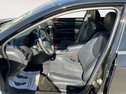Used 2017 Nissan Altima 3.5 SL w/ 3.5SL Technology Package image 15