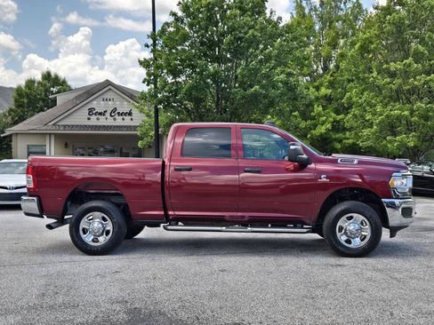 Used 2024 RAM 2500 Tradesman w/ Chrome Appearance Group AWD/4WD image 6
