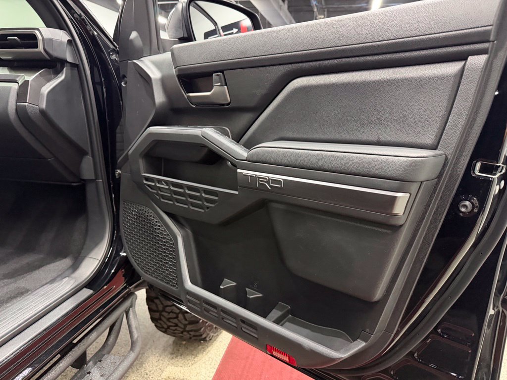 Used 2025 Toyota Tacoma TRD Off-Road AWD/4WD image 43