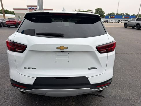 Used 2024 Chevrolet Blazer LT w/ Convenience Package FWD image 4