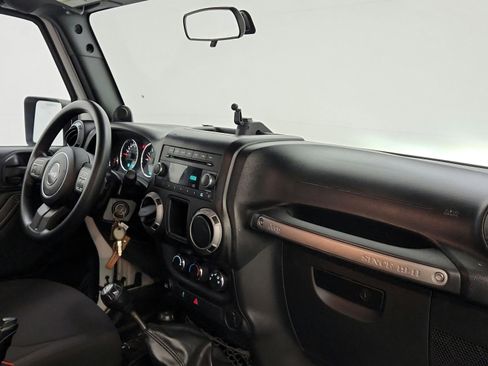 Used 2014 Jeep Wrangler Sport AWD/4WD image 23