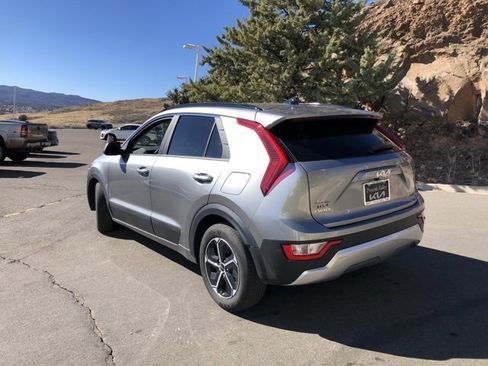Certified 2024 Kia Niro LX image 10