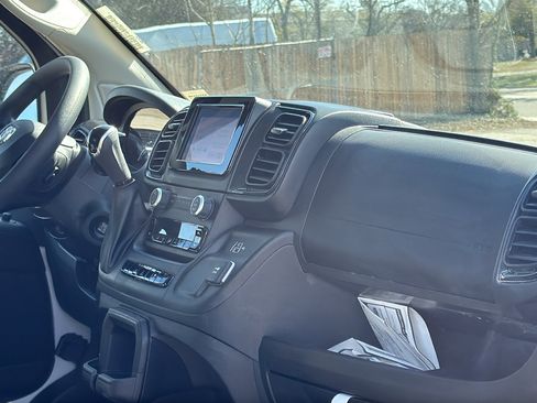 Used 2025 RAM ProMaster 2500 w/ Convenience Group image 26