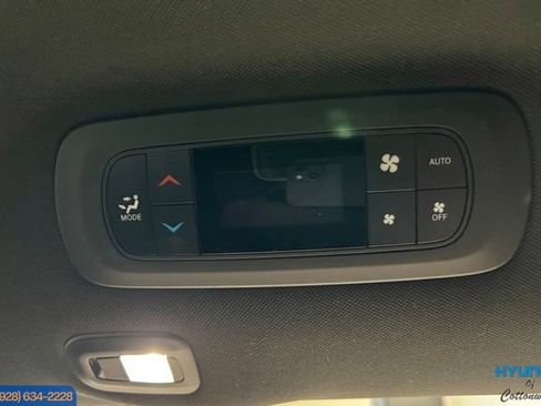 Used 2023 Chrysler Pacifica Limited w/ Uconnect Theater Family Group FWD image 29