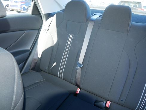 Used 2023 Hyundai Elantra SEL w/ Convenience Package FWD image 12