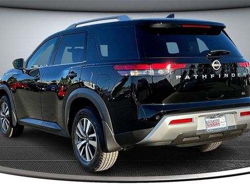 New 2025 Nissan Pathfinder SL image 3