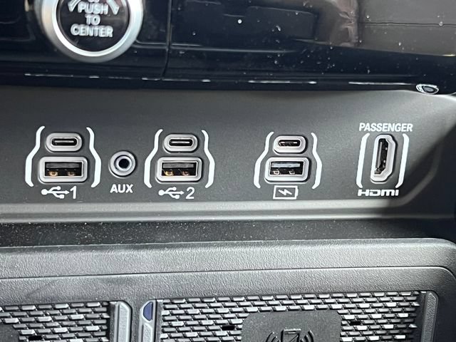 Used 2025 RAM 2500 Limited AWD/4WD image 28